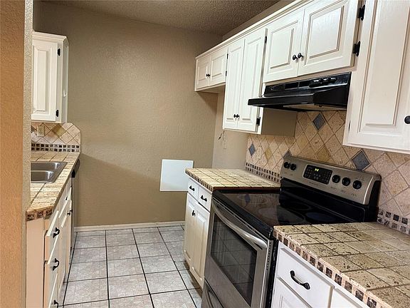 4th image of 2315 Cedar Brook Dr
