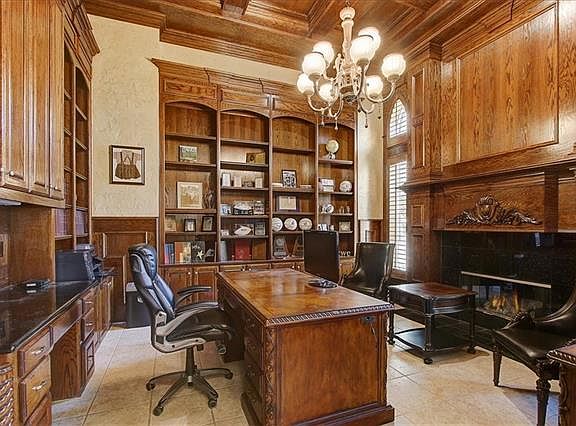 5th image of 1206 Clubhouse Ct