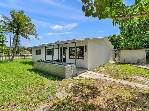 5th image of 1700 NW 131st St