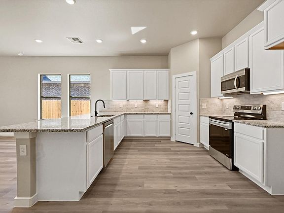3rd image of 2707 Turner Ave