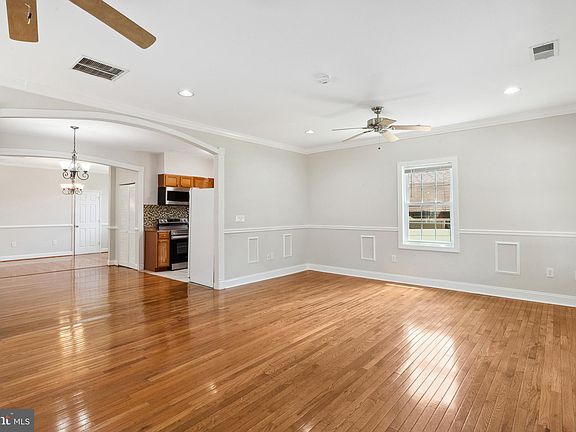 2nd image of 6442 Holyoke Dr