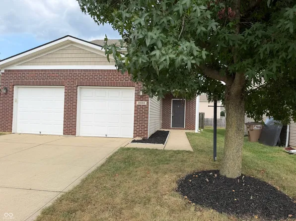 2322 Middle View Dr, Columbus, IN 47201