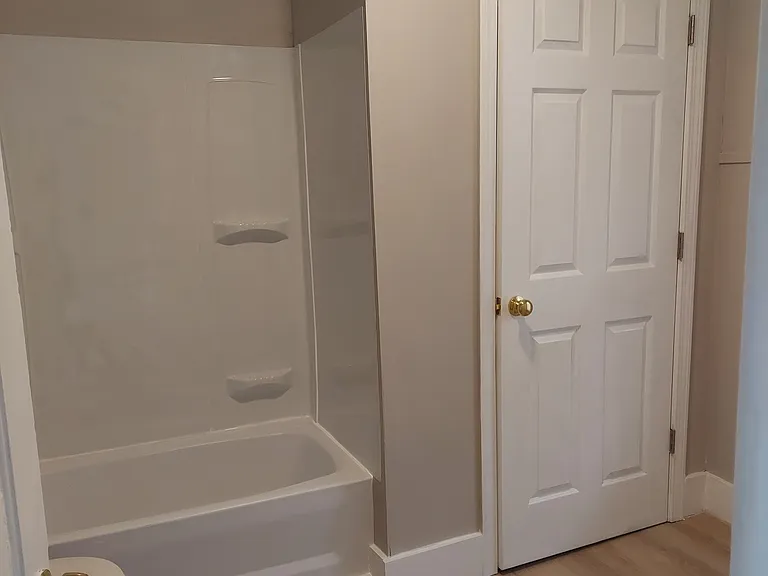 146 Walker St #5 — Photo 8