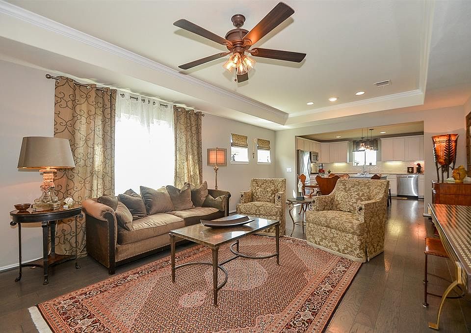 1st image of 3215 Dandelion Dr