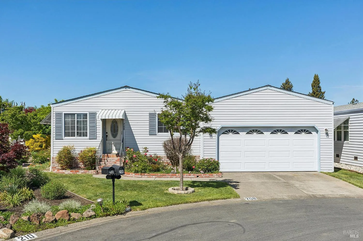 208 Betsy Place photo 1