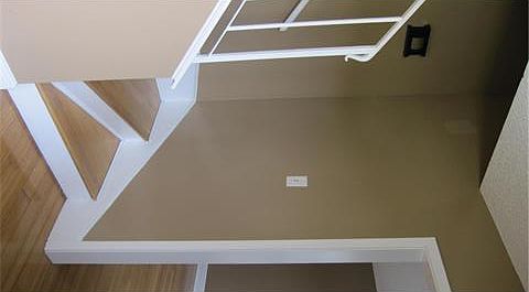 3rd image of 756 Huckleberry Ln