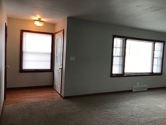 5th image of 2424 Dresden Ave