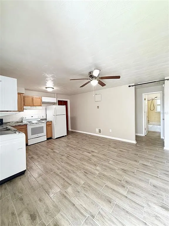 1 bed, 1.0 bath, 550 sqft, $1,000 — Photo 2