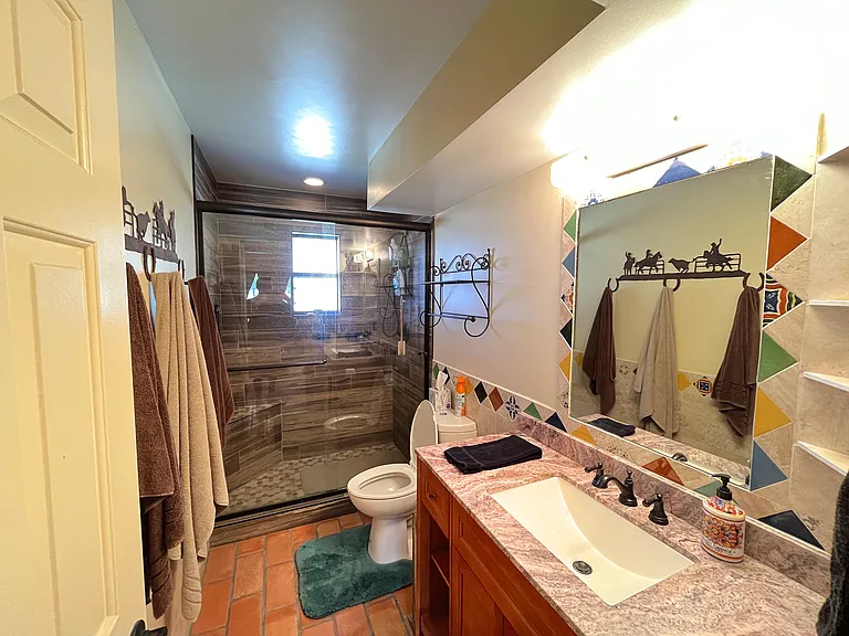 825 N Horsemans Park Dr W — Photo 15