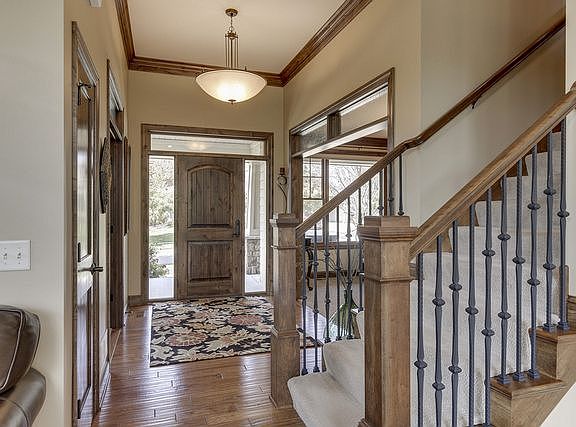 3rd image of 10755 Watersedge Ln