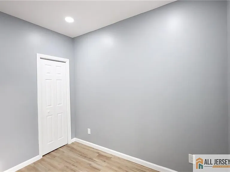397 Washington St — Photo 3
