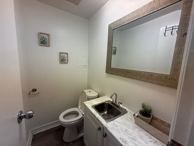 182 Lisgar St — Photo 8