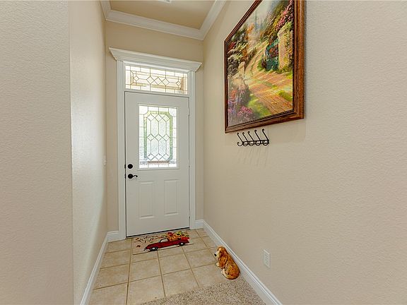 3rd image of 38 Warwick Dr