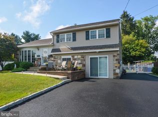 1269 Dahlia Rd, Warminster, PA 18974