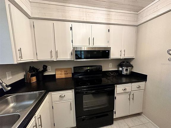 4th image of 19505 Quesada Ave APT T204