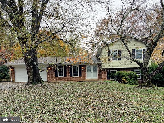 2nd image of 2730 Clarkes Landing Dr