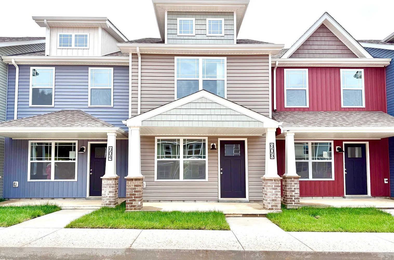 Serene Townhomes - 906 Peaceful Place — Photo 2