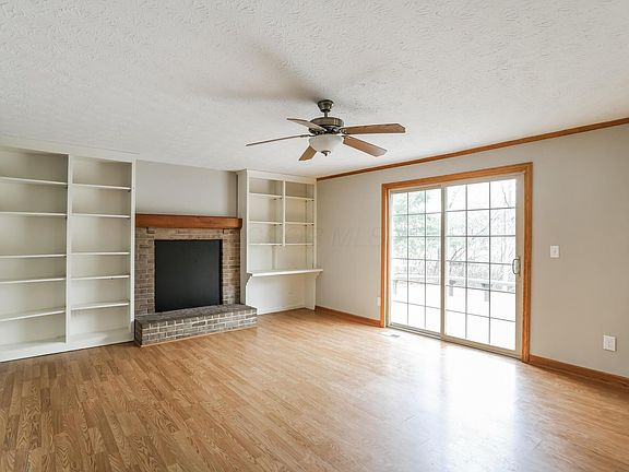 4th image of 9656 Meadow Wood Dr