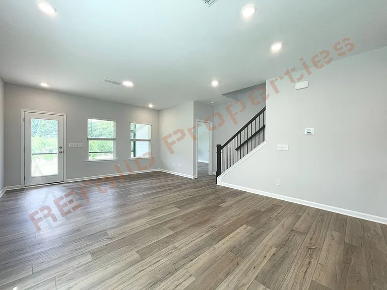 1605 Immagene Way — Photo 5