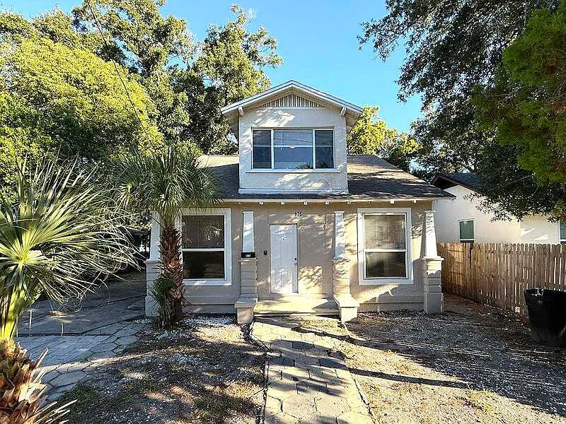 4 bed, 2.0 bath, 1872 sqft, $2,595 — Photo 2