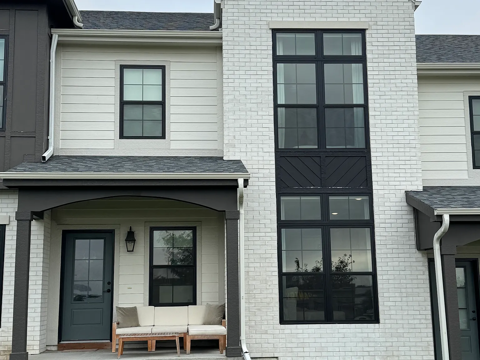 3 bed, 2.5 bath, 1467 sqft, $2,000 — Photo 2