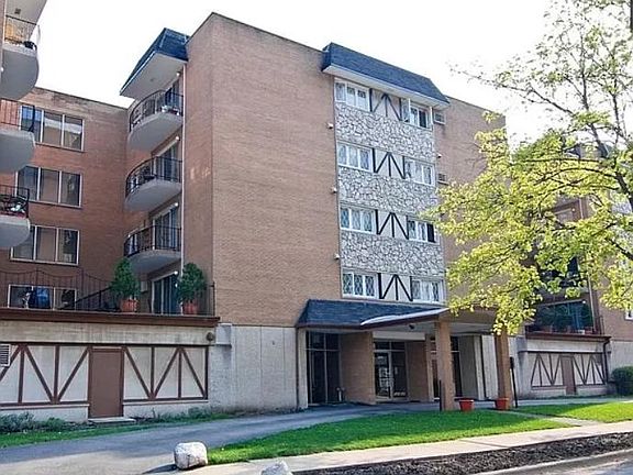 3rd image of 1633 River St APT 3A