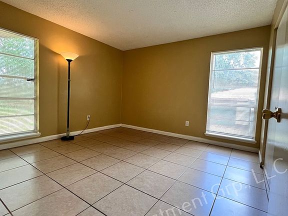 3rd image of 3005 SE 55th Ave #A-d