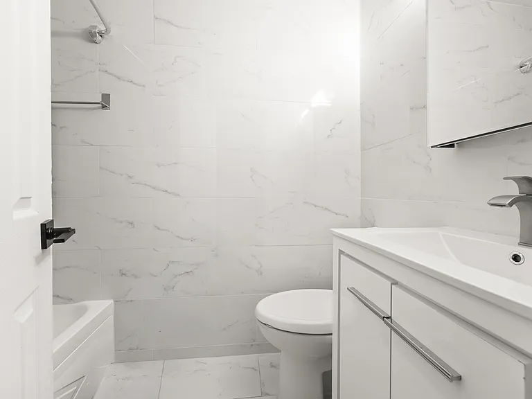 311 E 25th St #1B — Photo 5