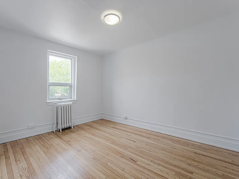 391 Sherbourne St — Photo 12