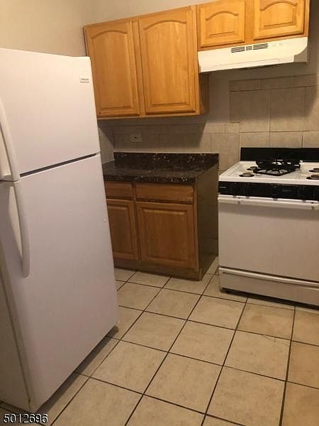 1st image of 25 Farley Ave