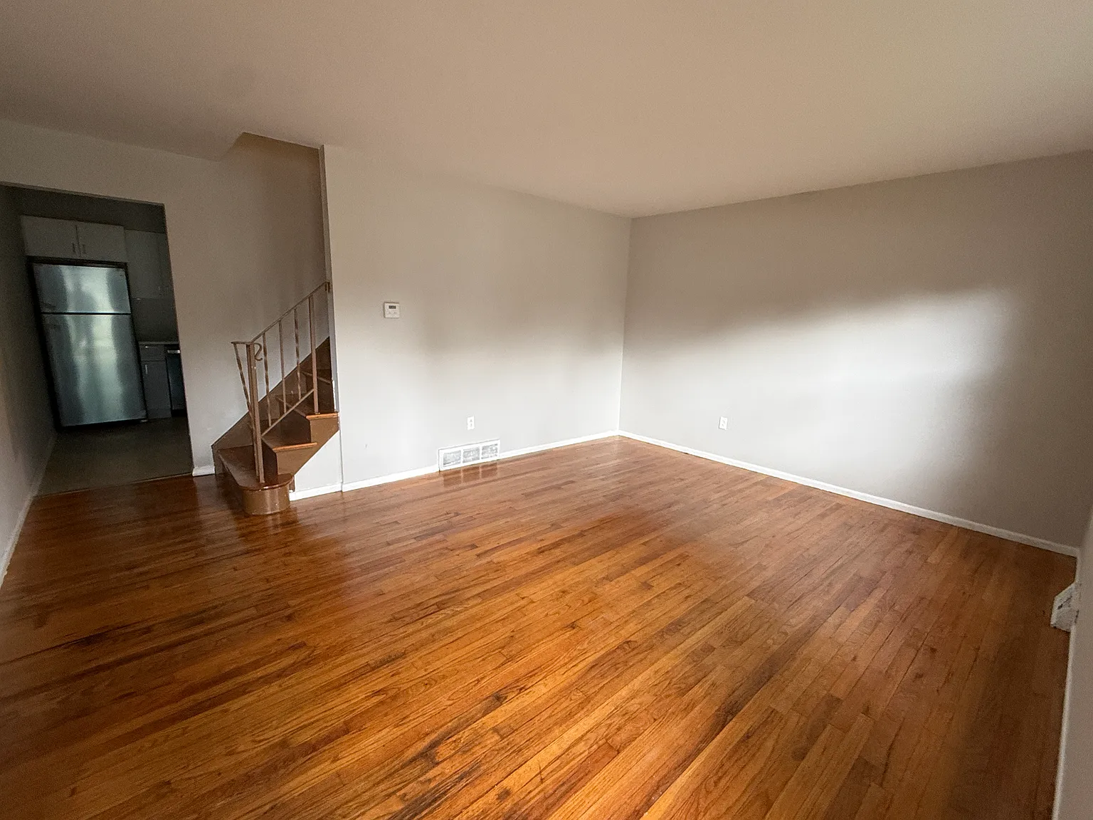 3 bed, 1.5 bath, 1288 sqft, $1,900 — Photo 4