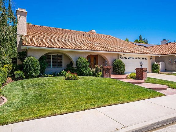 2nd image of 29019 Hollow Oak Ct