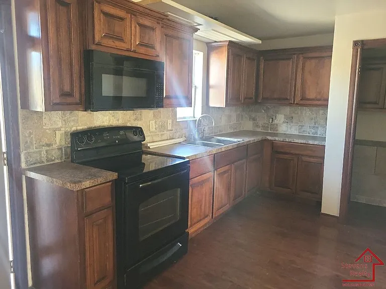 1604 NW Lindy Ave #3 — Photo 6