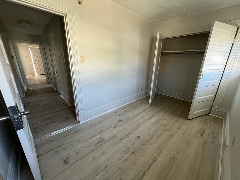 960 4th Ave #3 — Photo 11