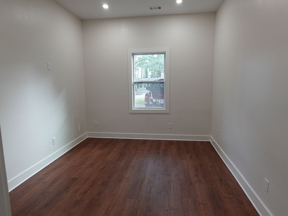 1st image of 3917 Bonnie Ln SE