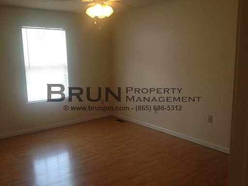 2nd image of 3623 Starview Way