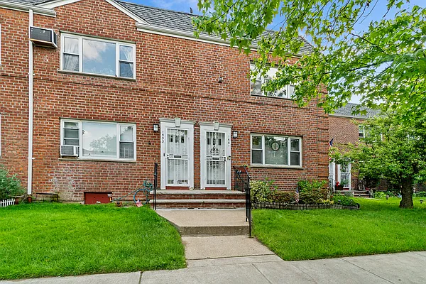Sold by Ben Bay Realty Co | media 1