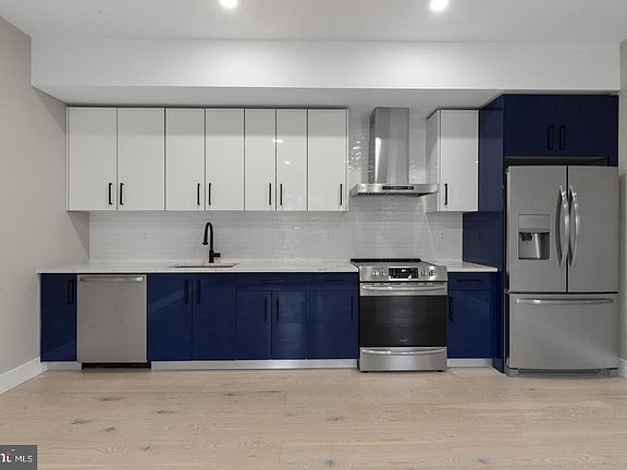 4th image of 1343 Fitzwater St #202