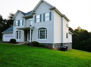 1432 Hooper Rd, Forest, VA 24551