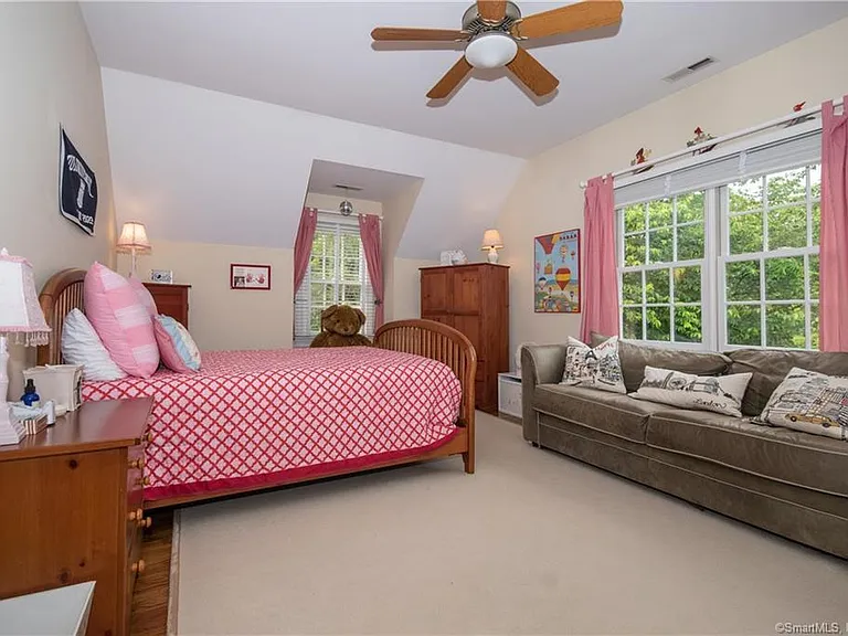 52 Twin Pond Ln — Photo 17