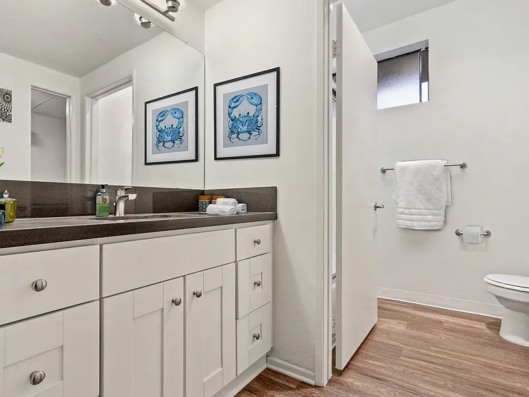 Park Overland Apartments — Photo 40