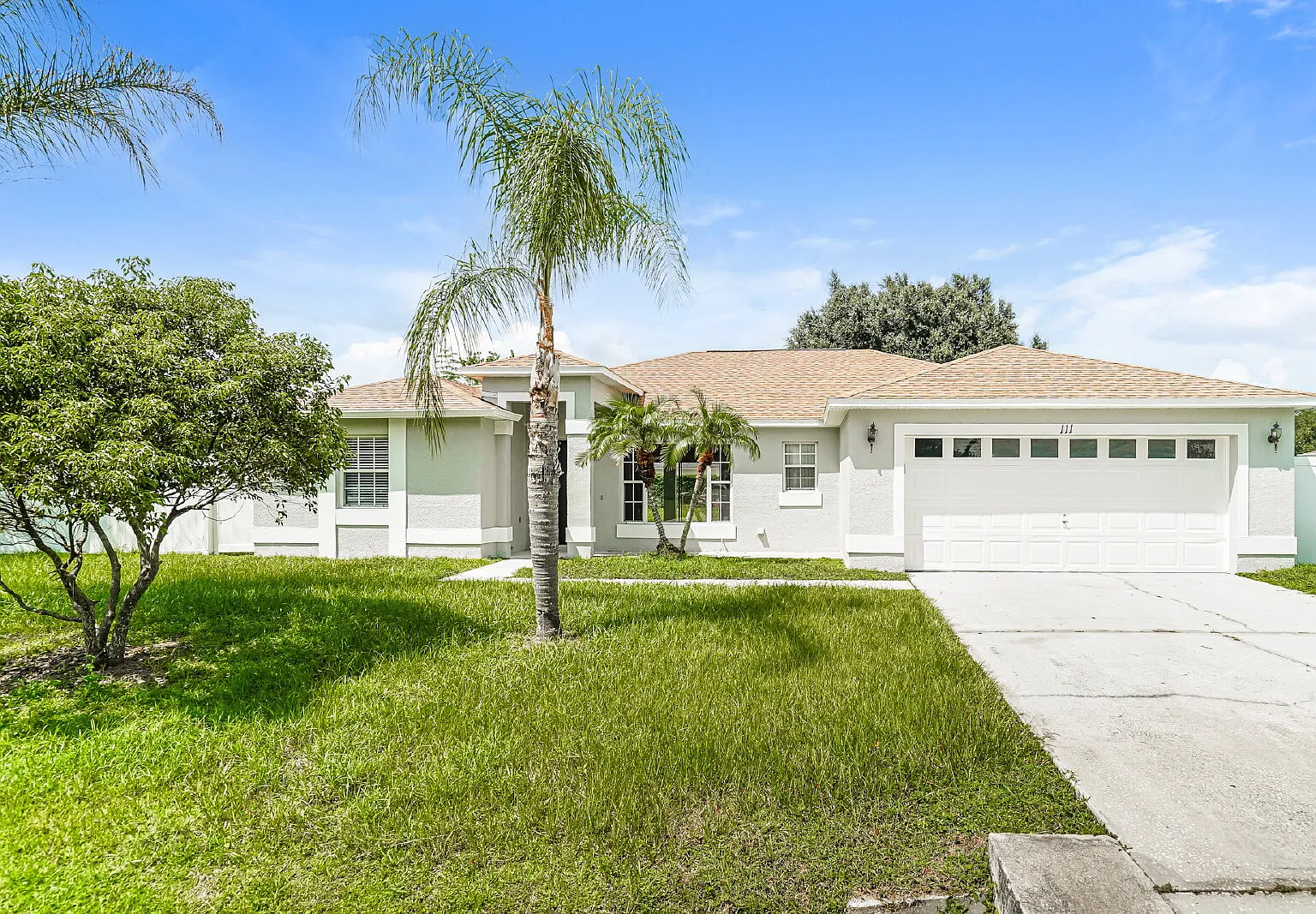 3 bed, 2.0 bath, 1740 sqft, $2,000 — Photo 1