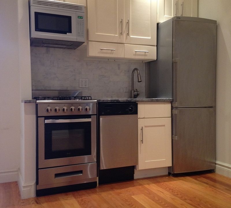 2nd image of 162 E 82nd St APT 4A