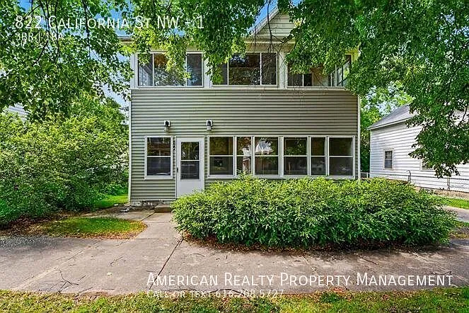 822 California St NW — Photo 1