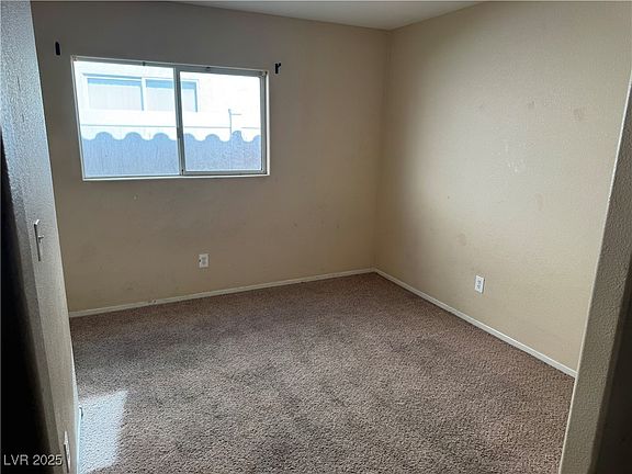 3rd image of 4200 English Walnut Ct