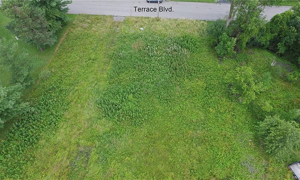 2nd image of 125 Terrace Blvd