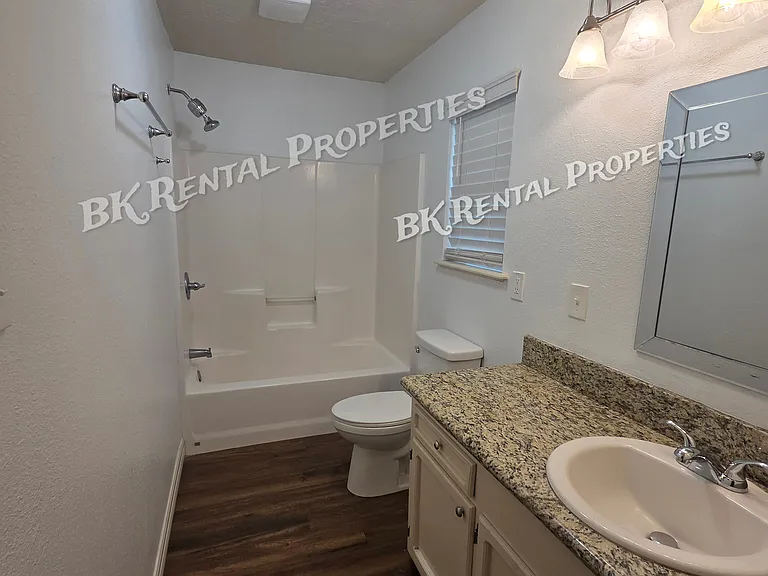 1438 Hayes Rd — Photo 5