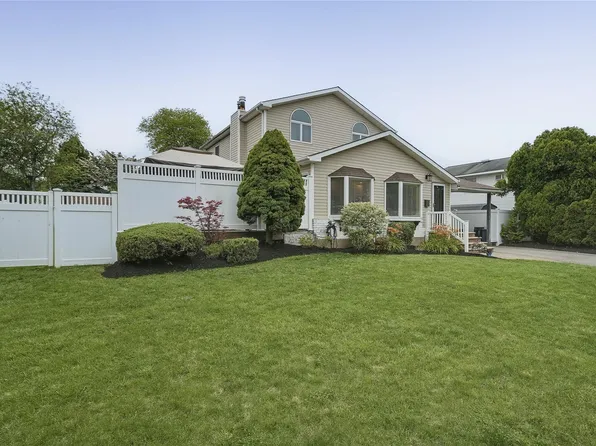 70 Hayrick Lane, Commack, NY 11725