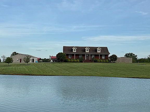 3rd image of 344 S Hall Griffin Rd