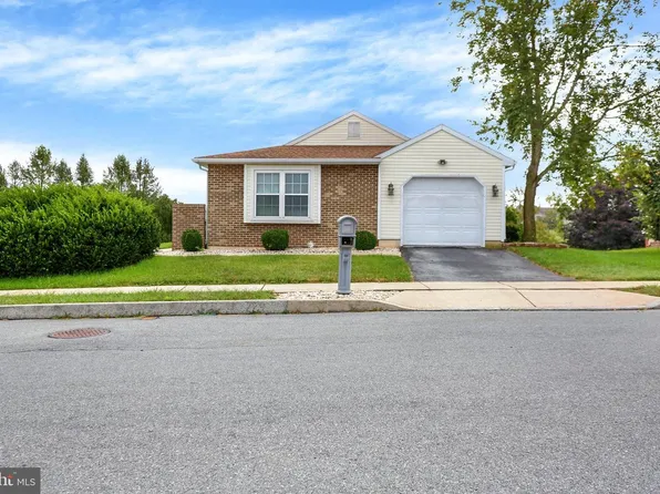 6295 S Highlands Cir, Harrisburg, PA 17111